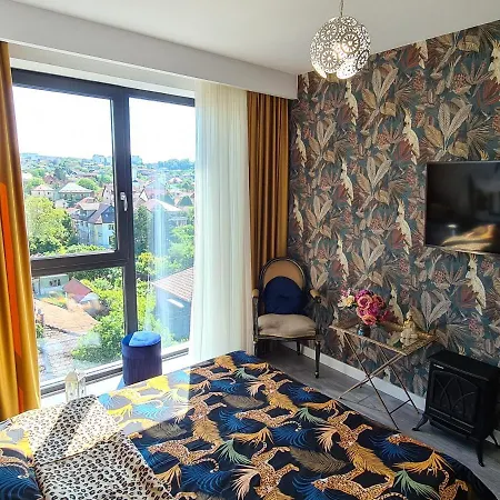 Apartment Parisian